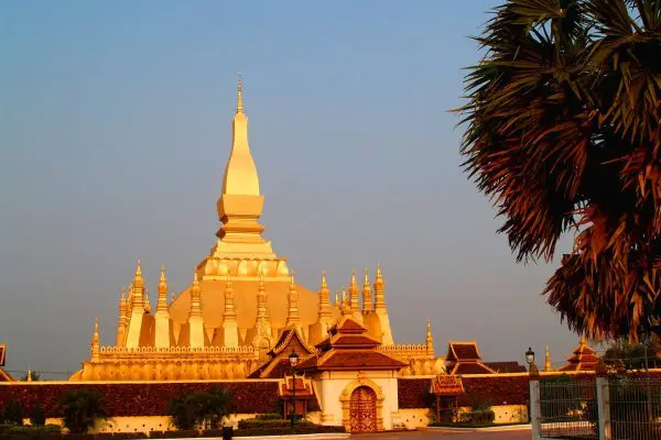 (2.) Foto-Impressionen zu: Monument, Goldene Pagode, Laos