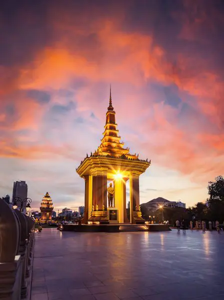 (18.) Foto-Impressionen zu: König Statue in Phnom Penh, Kambodscha