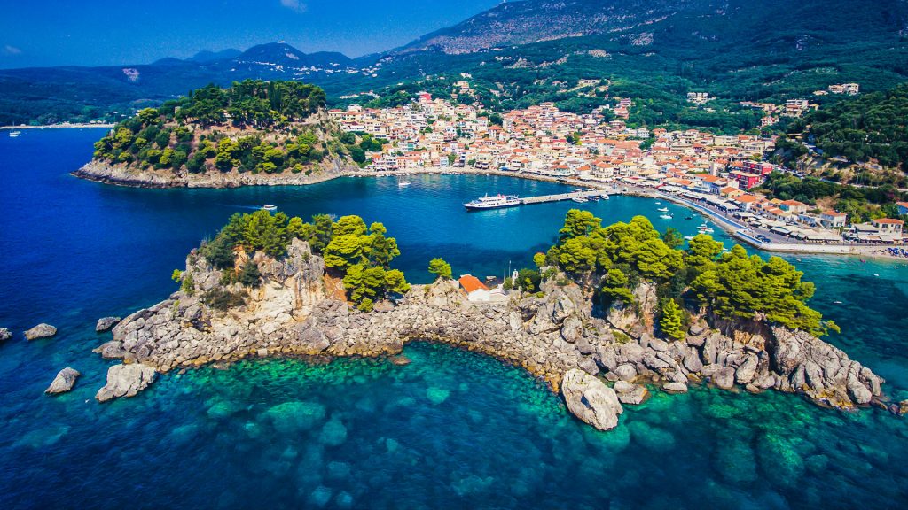 Bucht und Strand in Parga, Griechenland