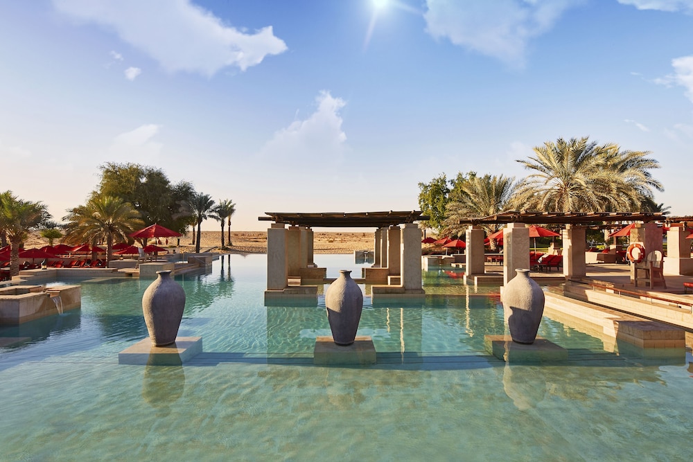 Citystopp Dubai & Kenia mit Mombasa und Nairobi Hintergrundbild Citystopp Dubai & Kenia mit Mombasa und Nairobi Hintergrundbild