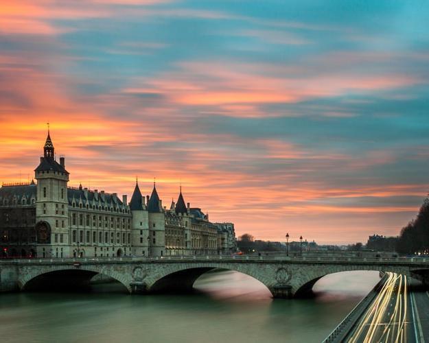 Französisches Flair in Paris & Nizza Hintergrundbild