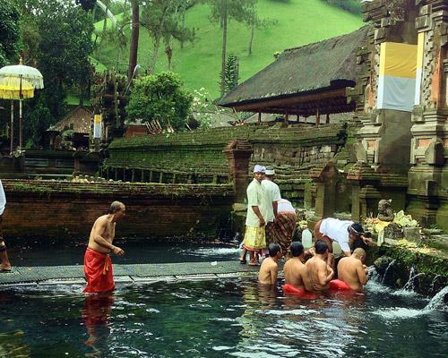 Inselhopping Indonesien: Südbali, Ubud & Lombok Hintergrundbild