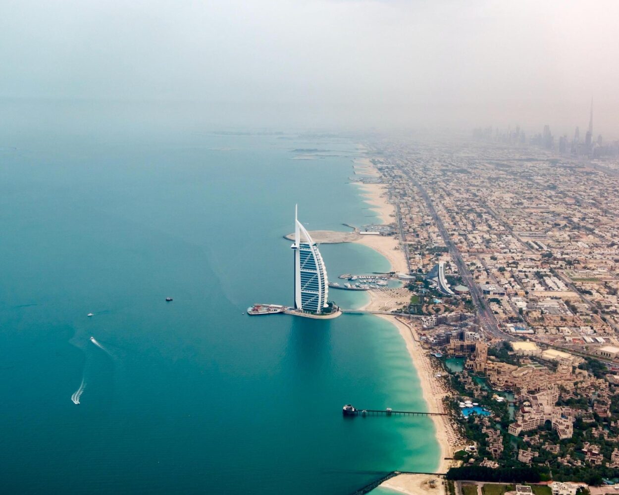Dubai & All-Inclusive-Strandurlaub in Ras Al Khaimah Hintergrundbild