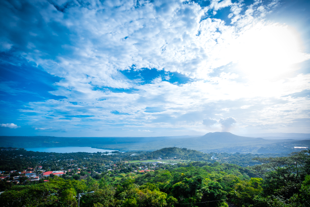 Panama-City, Nicaragua-Rundreise "Kultur & Vulkane" & Baden Hintergrundbild