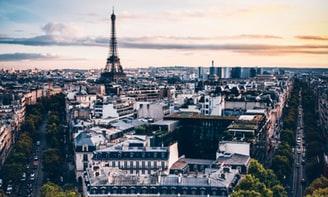 Paris mit Disneyland & die Atlantikküste Hintergrundbild Paris mit Disneyland & die Atlantikküste Hintergrundbild
