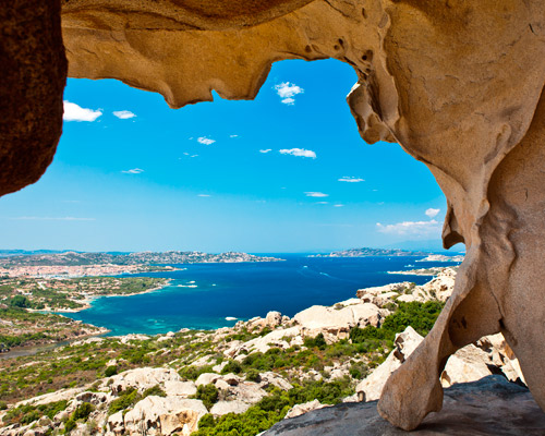 Rom & Trauminsel Sardinien inkl. Mietwagen Hintergrundbild