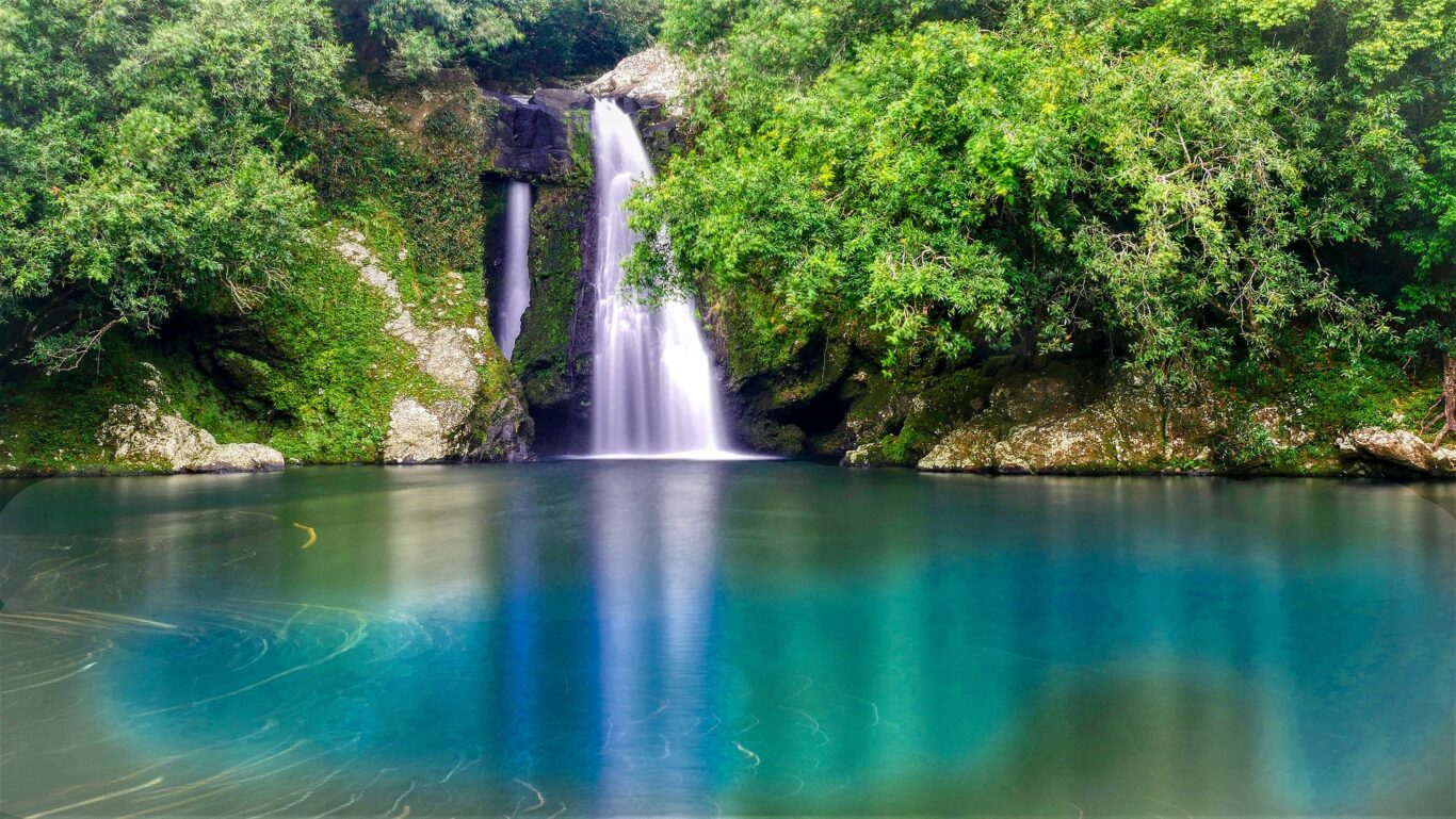 Selbstfahrer-Rundreise "Réunion Essentielle" & Baden auf Mauritius Hintergrundbild