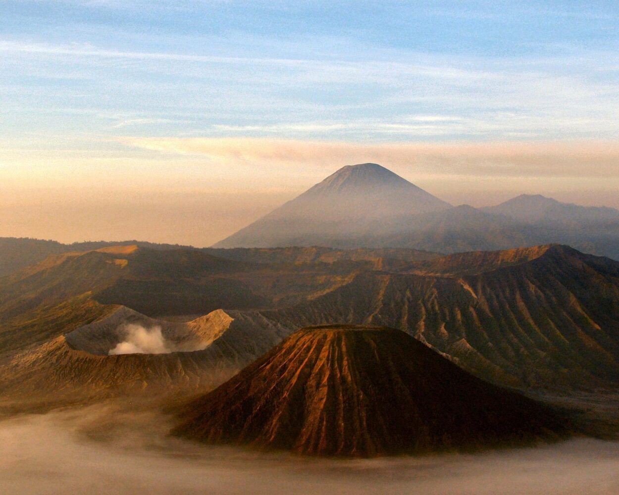 Jakarta, Kurztour "Vulkan Bromo" + Inselhopping Bali & Lombok Hintergrundbild