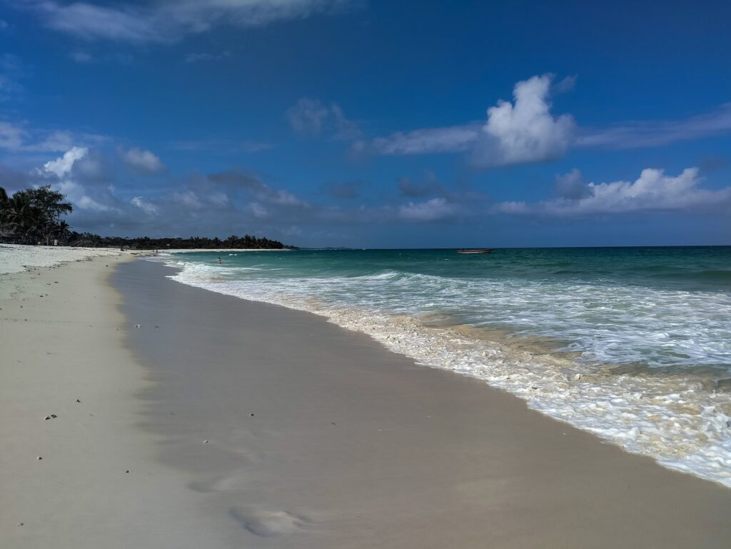 Diani Beach, Kenya Safari und Baden