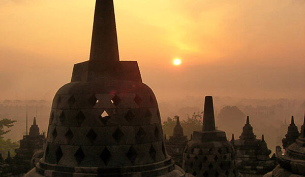 Dubai, Privatrundreise "Java-Bali Overland" & Baden auf Bali
