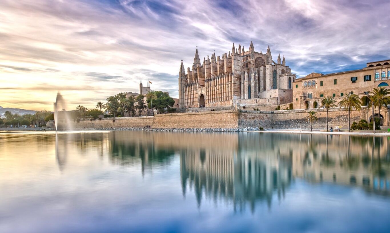 Komfort-Mietwagenrundreise "Mallorca komplett" Hintergrundbild Komfort-Mietwagenrundreise "Mallorca komplett" Hintergrundbild