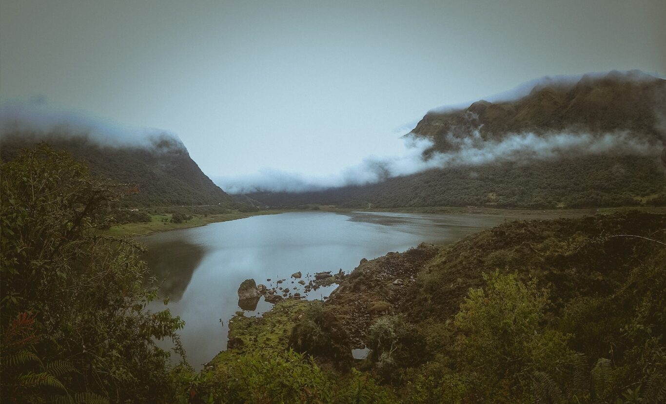 Mietwagenrundreise Ecuador kompakt "Vulkane, Amazonas, Anden & Indios" (inkl. Fluganreise) Hintergrundbild