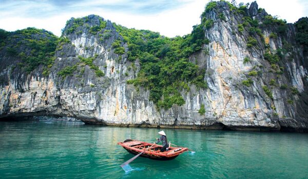 Privatrundreise "Halong Bucht bis ins Mekong Delta" & Baden auf Phuket