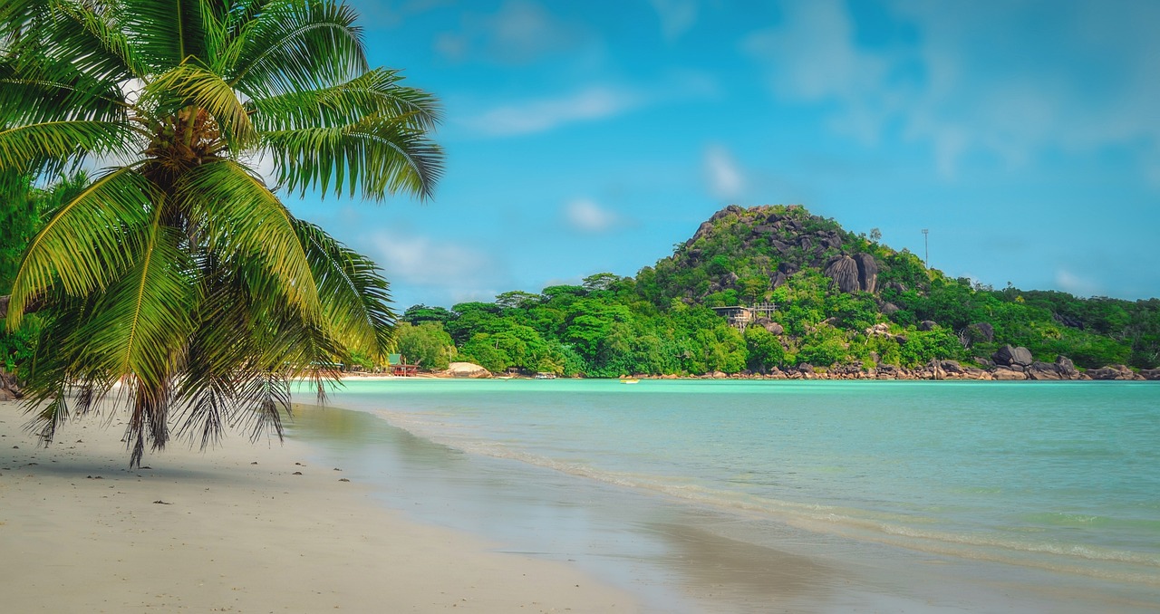 "Motoryacht Inselhopping-Kreuzfahrt Seychellen" - 4 Nächte Hintergrundbild