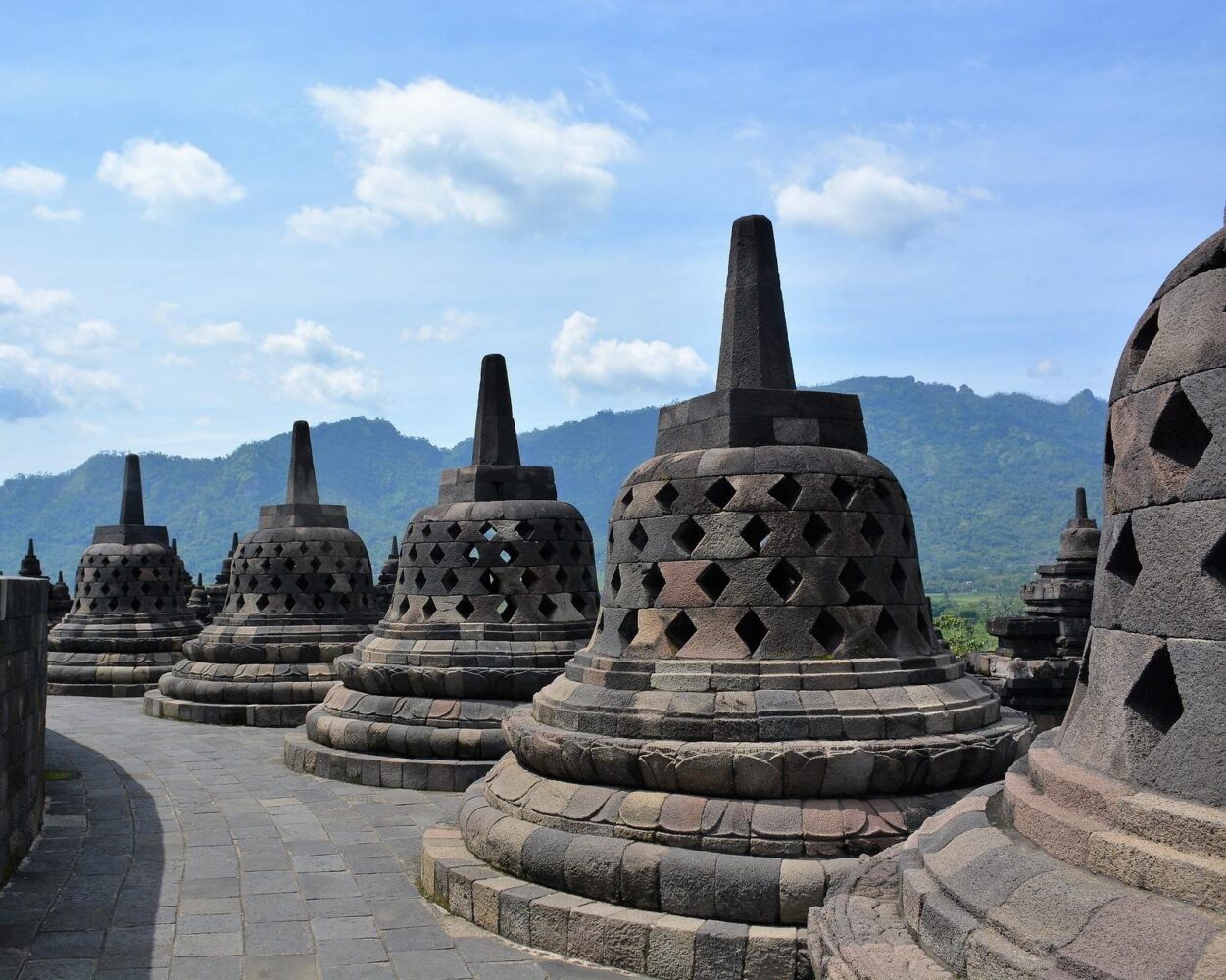 Jakarta, private Kurztour "Höhepunkte Zentraljavas" & Baden auf Bali (inkl. Ausflug) Hintergrundbild Jakarta, private Kurztour "Höhepunkte Zentraljavas" & Baden auf Bali (inkl. Ausflug) Hintergrundbild