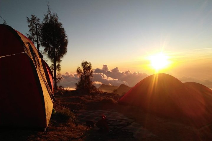 Kuala Lumpur, Jakarta, Kurztour "Senaru Kraterrand Trekking" & Baden Lombok Hintergrundbild Kuala Lumpur, Jakarta, Kurztour "Senaru Kraterrand Trekking" & Baden Lombok Hintergrundbild