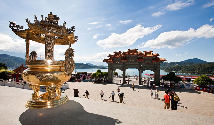 Kurztour "Rund um Taiwan" & Baden auf Bali Hintergrundbild Kurztour "Rund um Taiwan" & Baden auf Bali Hintergrundbild