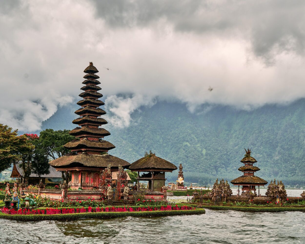 Private Kurztour "Westbali & Ostjava", Ubud und entspannung in Kubu Hintergrundbild Private Kurztour "Westbali & Ostjava", Ubud und entspannung in Kubu Hintergrundbild
