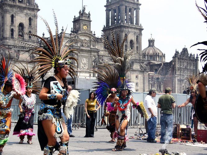 Von den Azteken zu den Maya: "Mexiko City Flash" & Yucatan mit dem Mietwagen Hintergrundbild Von den Azteken zu den Maya: "Mexiko City Flash" & Yucatan mit dem Mietwagen Hintergrundbild