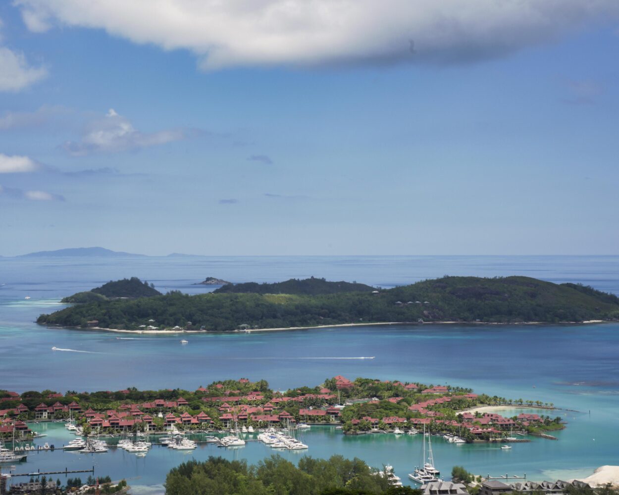 Stopover Dubai und Seychellen DeLuxe: Mahé & Privatinsel Round Island Hintergrundbild Stopover Dubai und Seychellen DeLuxe: Mahé & Privatinsel Round Island Hintergrundbild