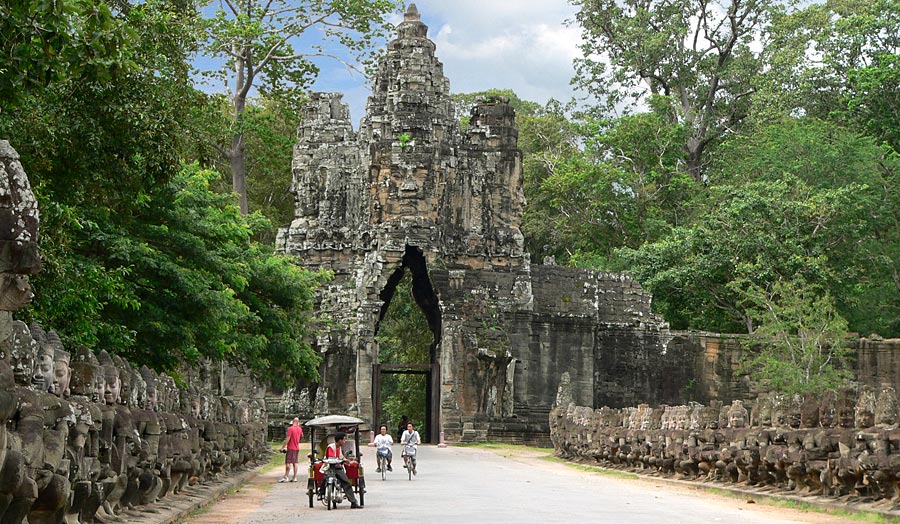 Rundreise "Höhepunkte Vietnams" & Private Kurztour "Angkor im Überblick" & Baden in Danang Hintergrundbild