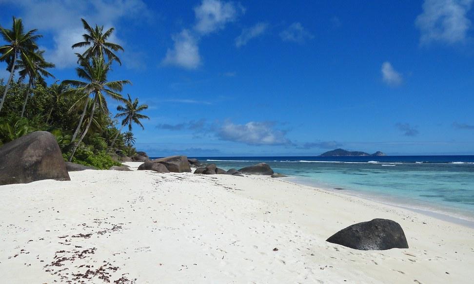 Insel Kombi Seychellen: Silhouette Island, Mahé & La Digue Hintergrundbild Insel Kombi Seychellen: Silhouette Island, Mahé & La Digue Hintergrundbild