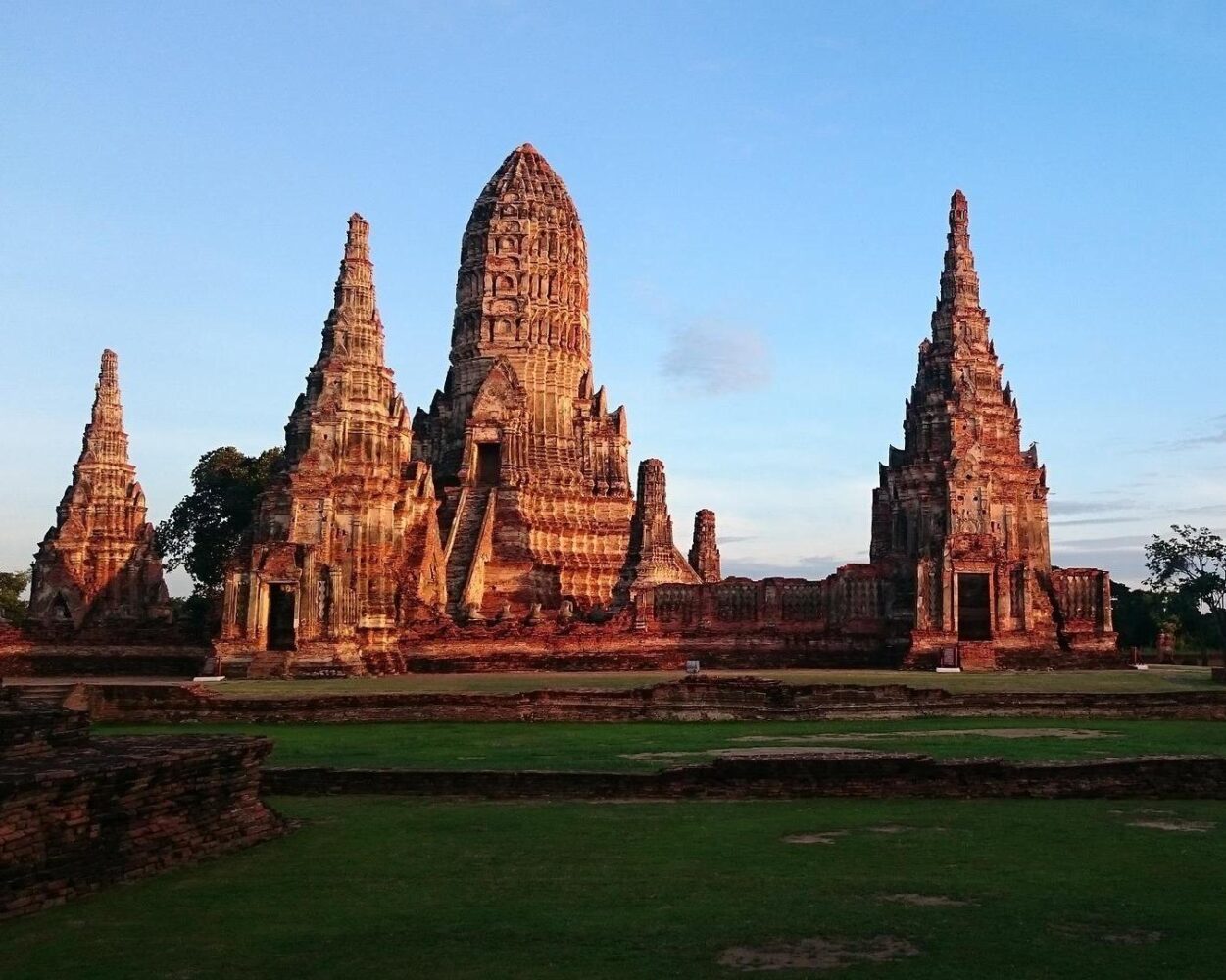 Kurztour "Rund um Bangkok" & Baden auf Koh Samet Hintergrundbild Kurztour "Rund um Bangkok" & Baden auf Koh Samet Hintergrundbild