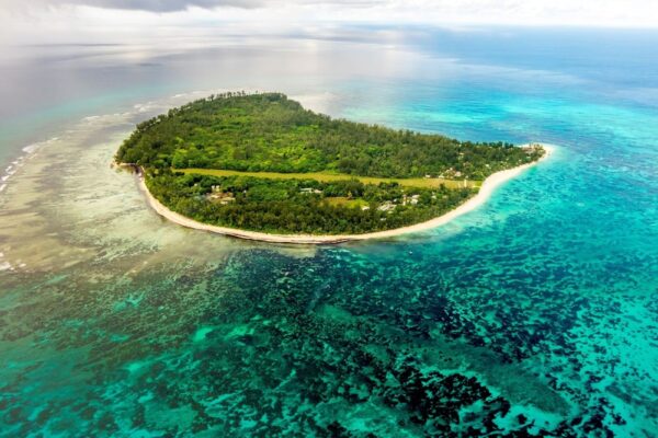 Mahé inkl. Mietwagen & Private Island Escape Seychellen