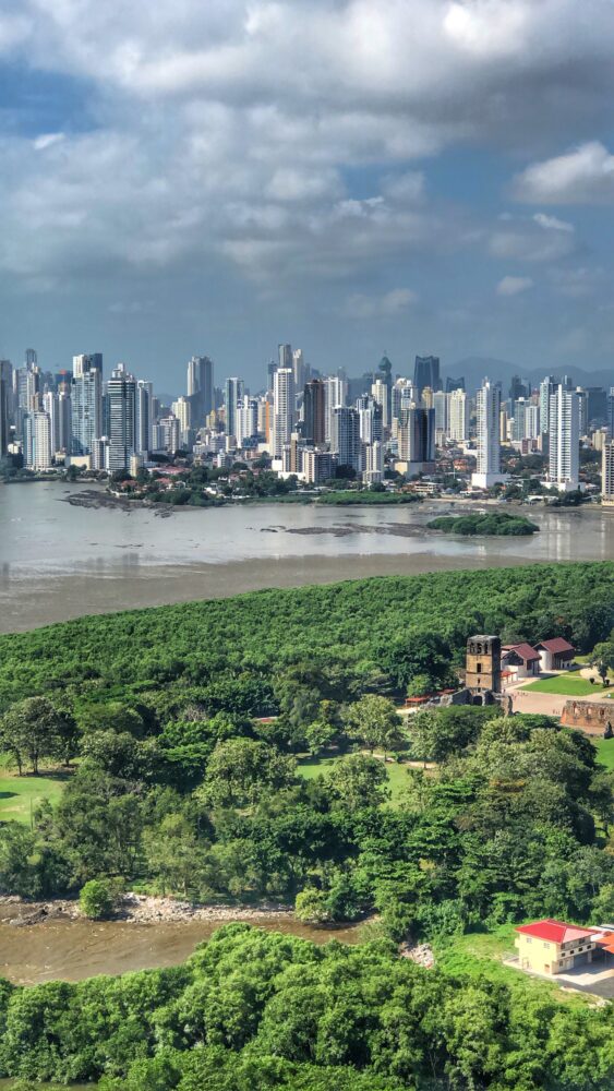 Stopover Panama City, Havanna & Traumstrände auf Kuba Hintergrundbild