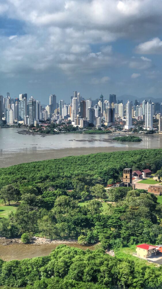 Stopover Panama City, Havanna & Traumstrände auf Kuba Hintergrundbild Stopover Panama City, Havanna & Traumstrände auf Kuba Hintergrundbild