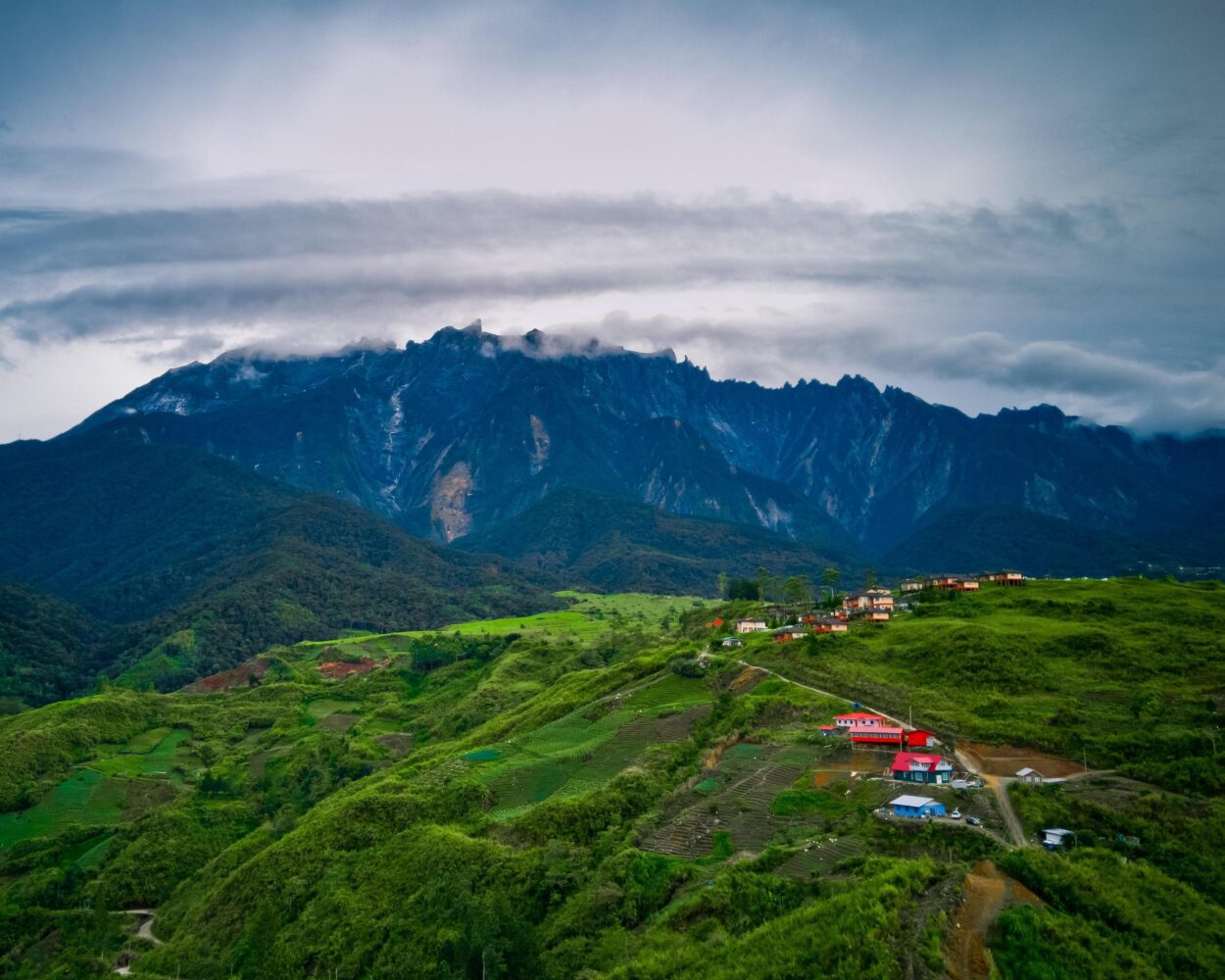 Gruppentour "Mount Kinabalu" Hintergrundbild