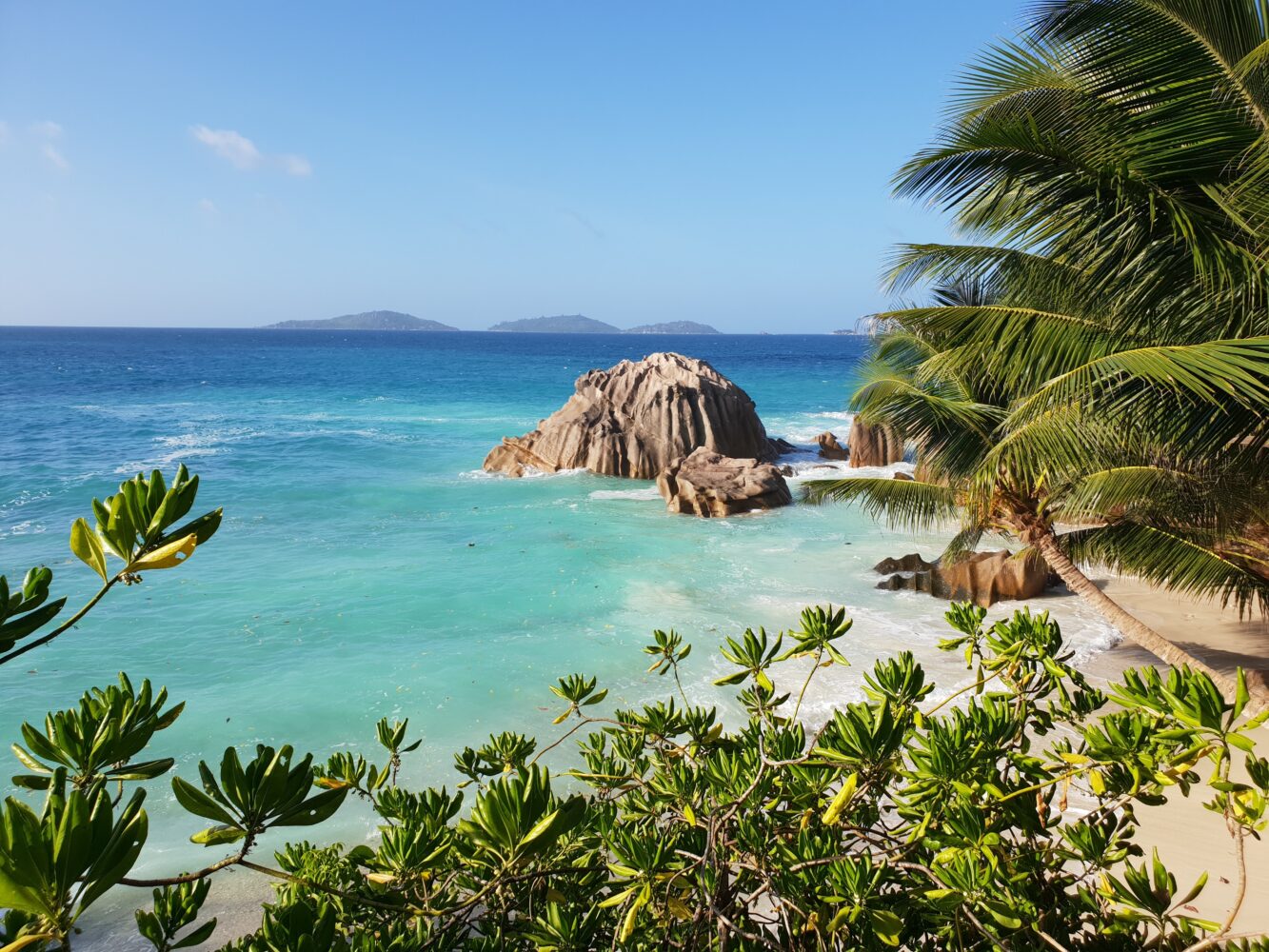 Inselhüpfen auf den Seychellen: Mahé & La Digue Hintergrundbild