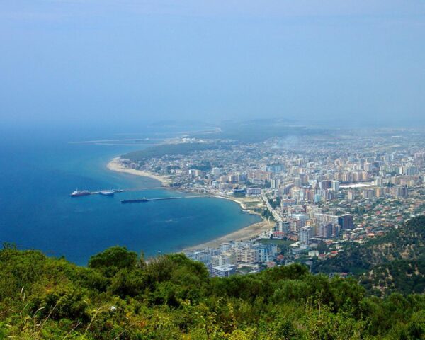 Tirana mit Ausflug & Baden in Vlore