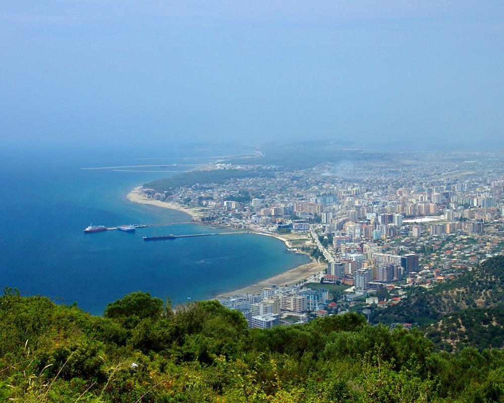 Tirana mit Ausflug & Baden in Vlore Hintergrundbild Tirana mit Ausflug & Baden in Vlore Hintergrundbild