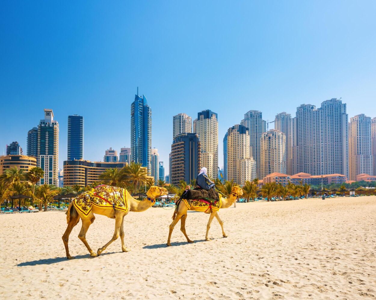 Dubai & Baden in Ras Al Khaimah inkl. Ausflug in den Oman Hintergrundbild