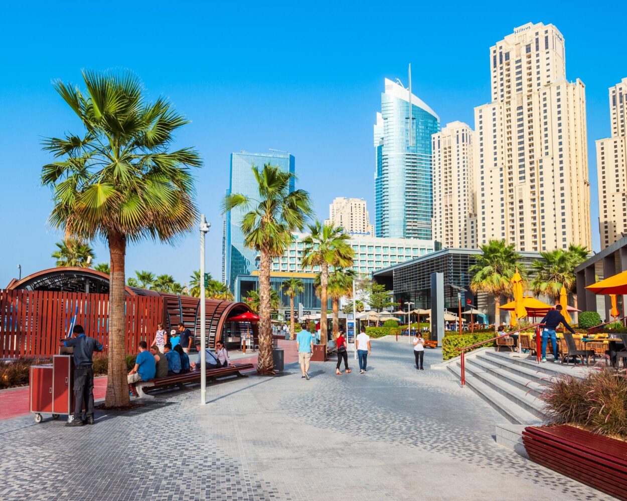 Zum Shoppingfestival nach Dubai inkl. Dhow Creek Tour & Baden auf Saadiyat Island Hintergrundbild