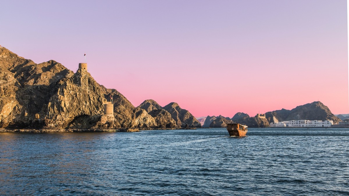 Rundreise "Schätze von Oman und Emiraten" Hintergrundbild Rundreise "Schätze von Oman und Emiraten" Hintergrundbild